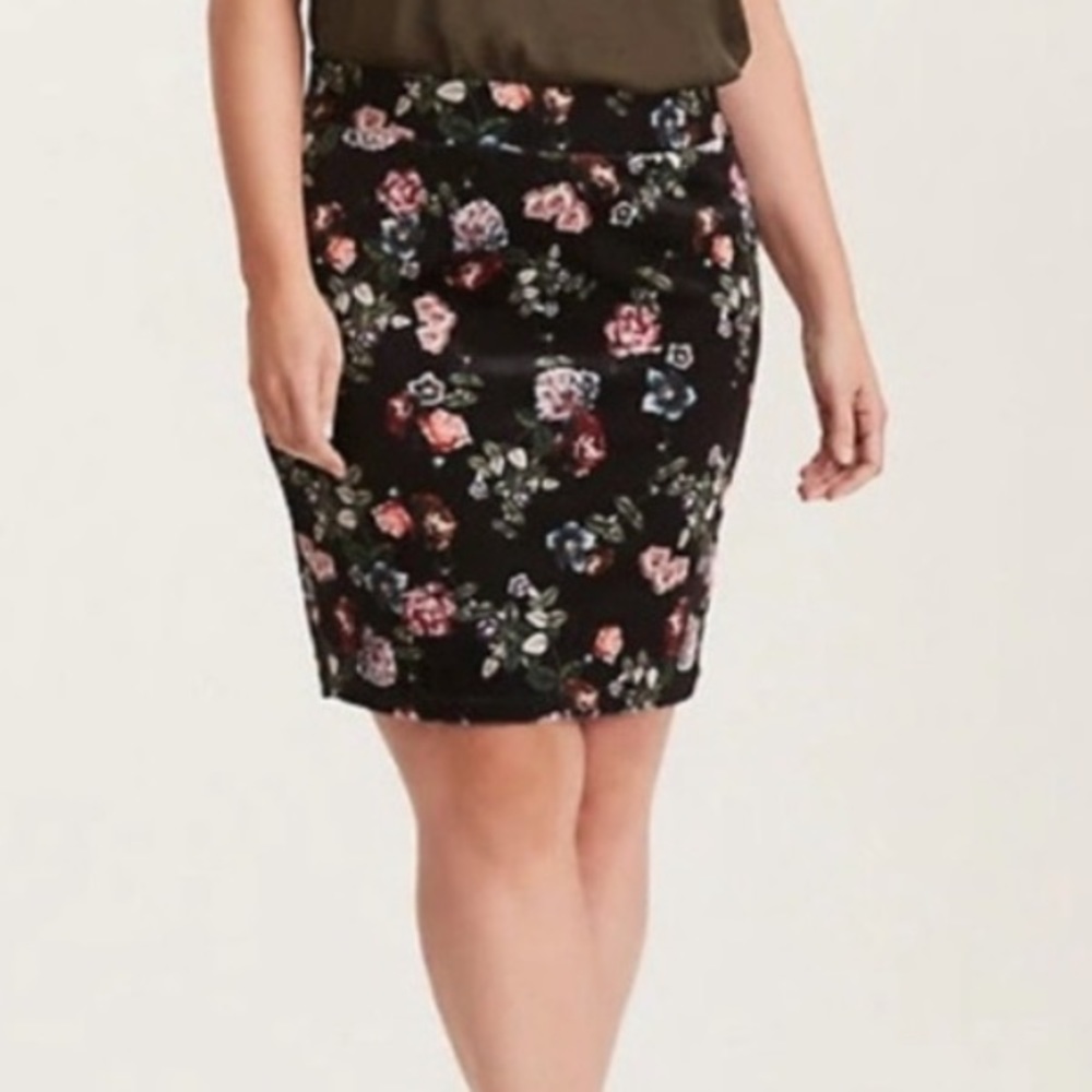 Torrid Black Floral Crushed Velvet Mini Skirt